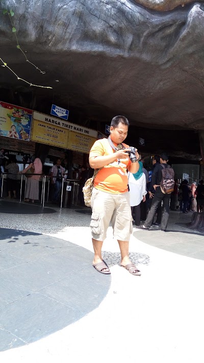 Photos of Jatim Park 2 Parking Lot
