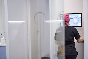 Photo n°1 de Odontia Clinic à Bordeaux (Parodontiste spécialiste des implants dentaires)