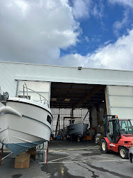 Photo n°4 de Brest Ocean Boat - Concessionnaire Beneteau, Zodiac, Rhea Marine, Tofinou à Brest (Chantier naval)