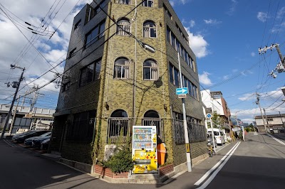 Universal point House rico and