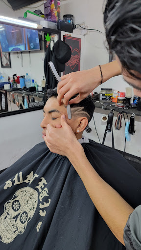 D’Luis Barbershop