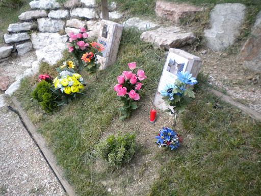 La Mia Isola, cimitero piccoli animali - Thumbnail