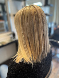 Photo n°6 de Salon De Coiffure TempS d'M. à Milhaud (Salon de coiffure)