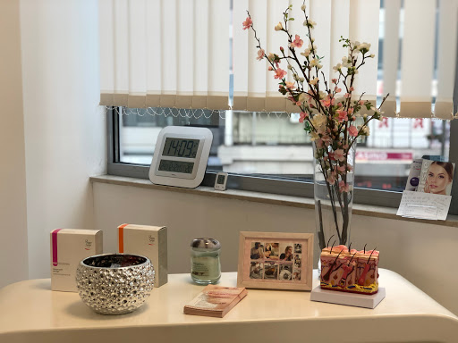 H&N Academy for beauty (Römergalerie)