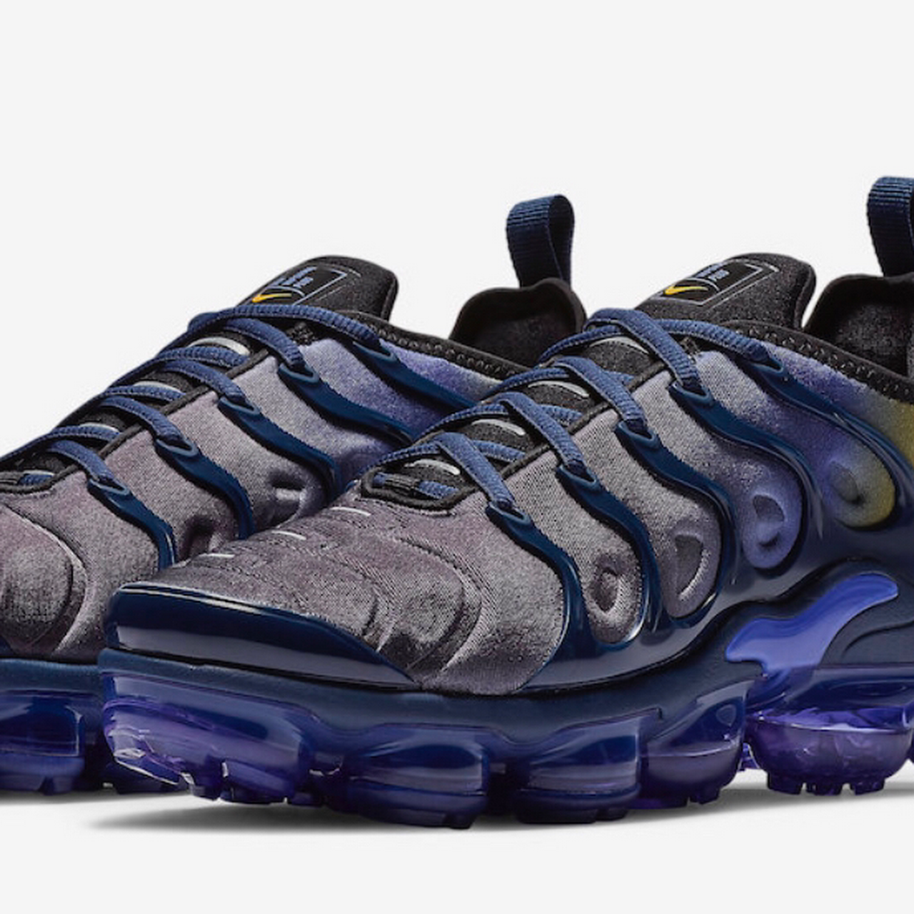 sneaker house website