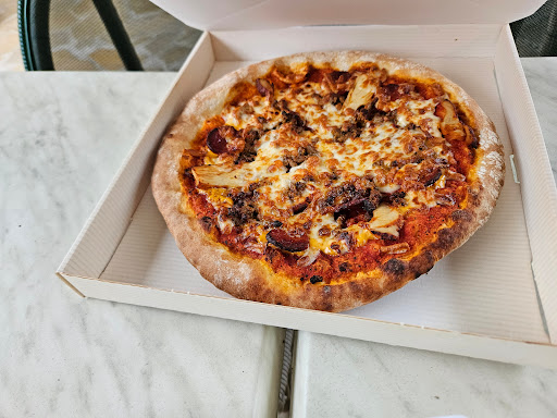 Photo 2 - Distributeur Automatique Pizzas 24/24 7/7 Hôtel Relais du Loir