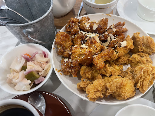 Gillys Breakfast & Lunch - Thumbnail
