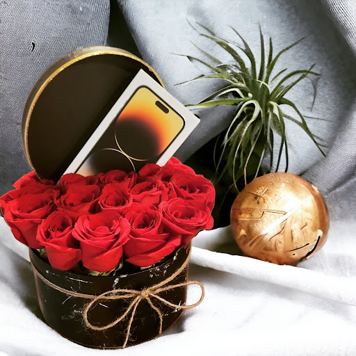 Dozen Roses - Thumbnail