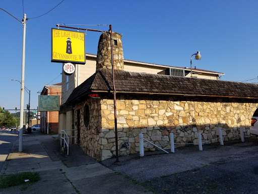 The Lighthouse Bar - Visual