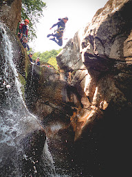Photo n°21 de Inspire The Elements I Spéléologie - Canyoning Ardèche & Gard à Saint-André-de-Roquepertuis (Centre de sports d'aventure)