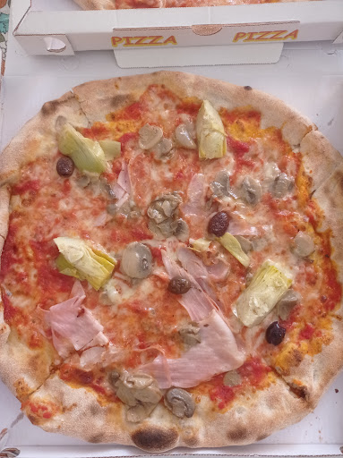 Pizza Da Willy pizzeria d'asporto. Gallery - Italy