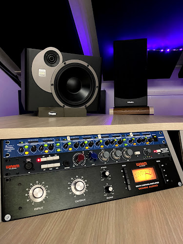 StudioN18 - Music store