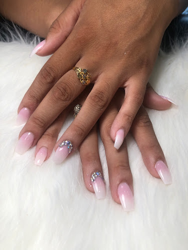 Nails By Ken interior view