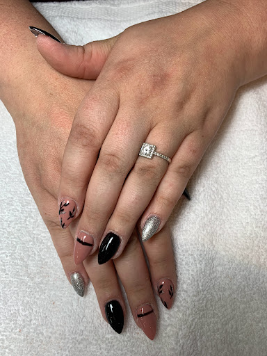 Oska Nails - Visual