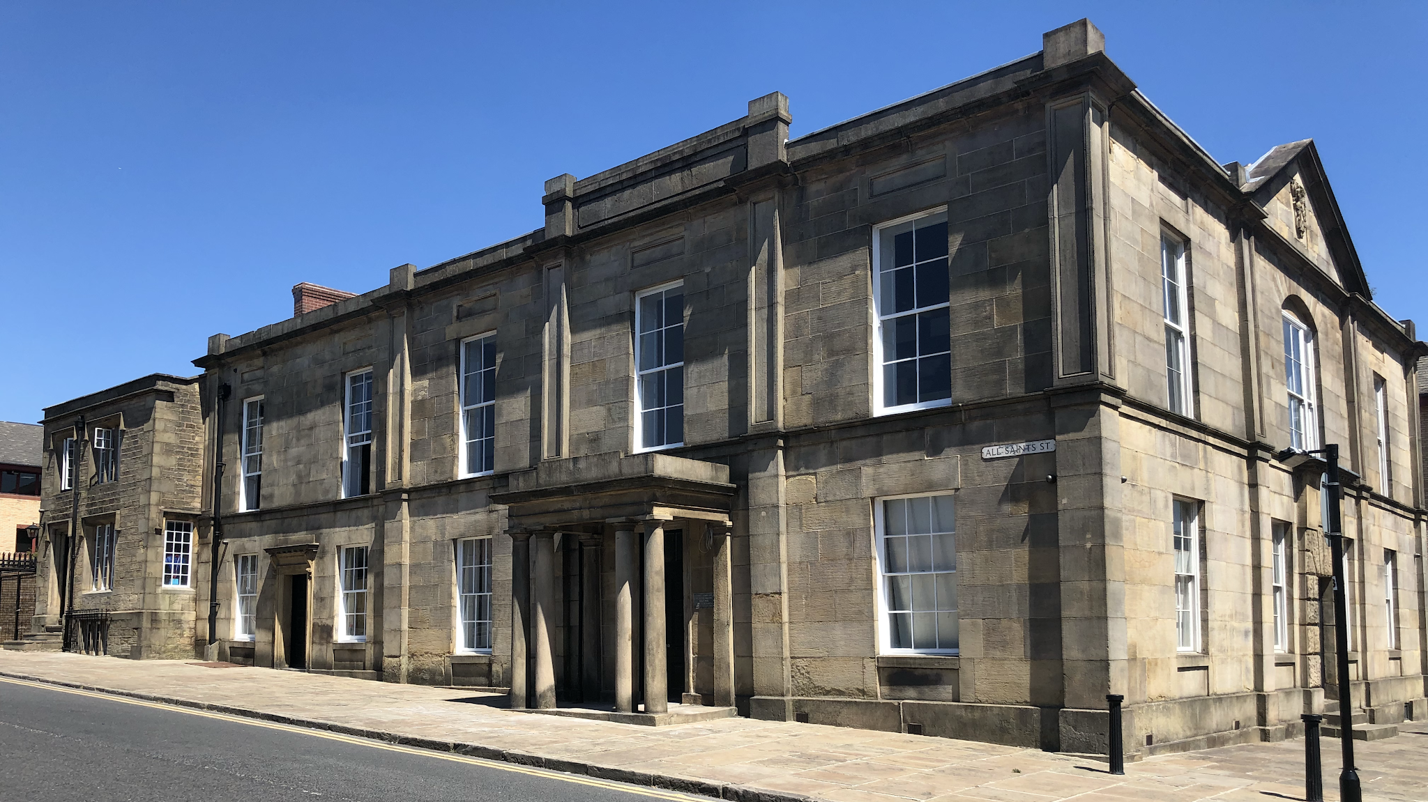 Little Bolton Town Hall - Venues - photo 1