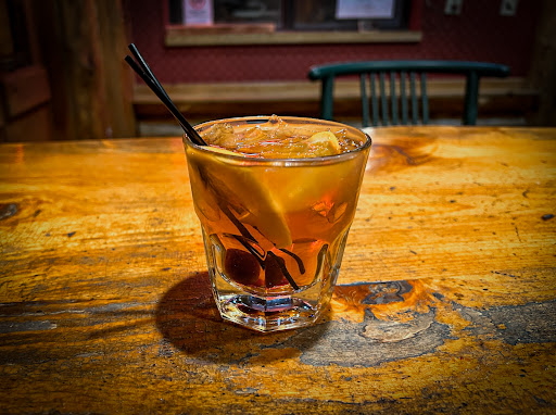 Grizzly Lounge - Thumbnail