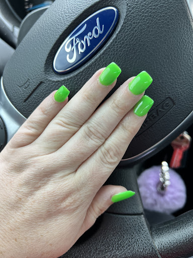 Metro Nails - Visual