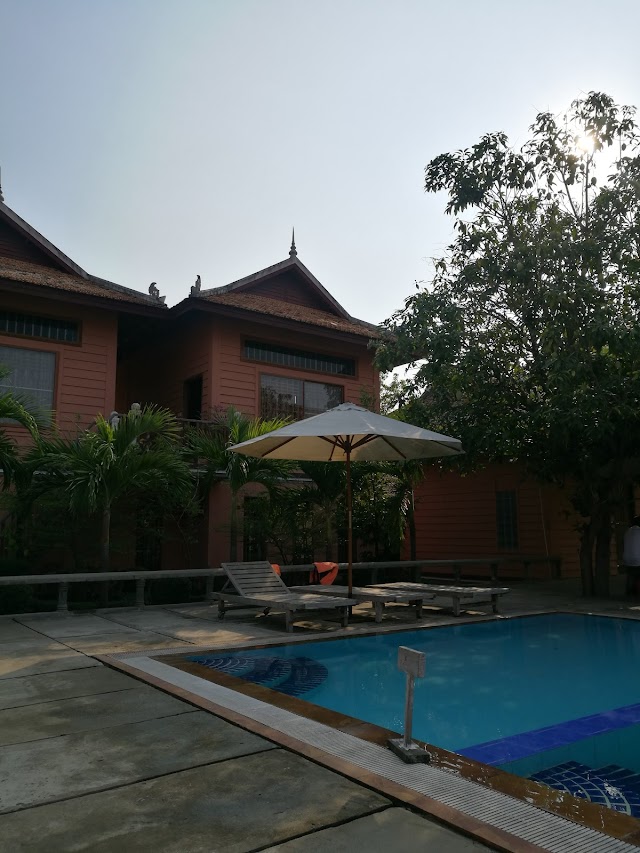 Golden Chenla Hotel and Restaurant