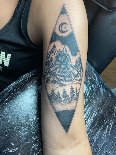 Happy’s Tattoo Studio - Thumbnail