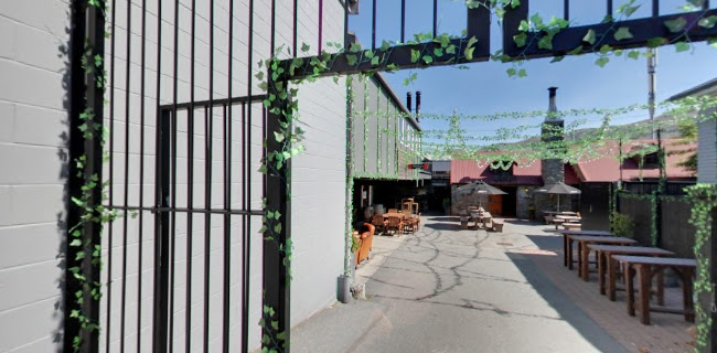 Rove Bar & Eatery - Pub