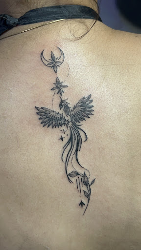 🖤 Rising from the ashes, this elegant Phoenix tattoo symbolizes strength, transformation, and new… post image
