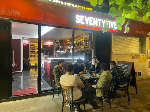 Photo 6 - XV Burger