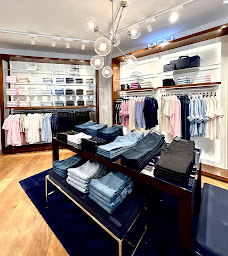 Photo n°9 de Tommy Hilfiger à Vannes (Magasin de vêtements pour femmes)