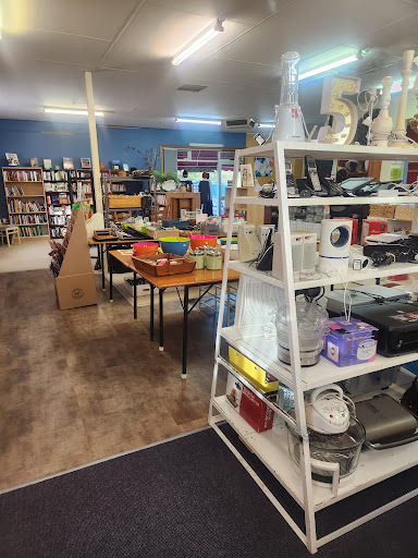 Good Country Community Opshop - Thumbnail