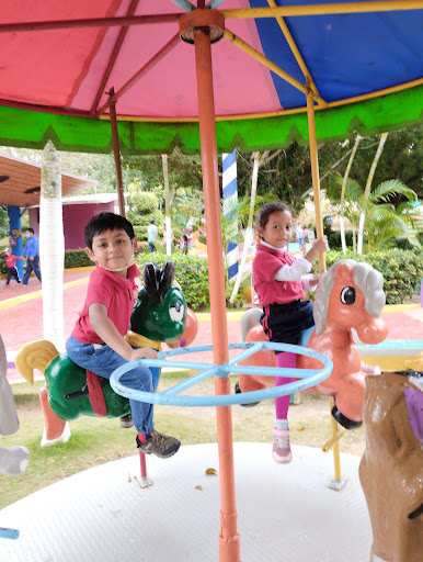 Infantil 24 De Octubre Park - Thumbnail
