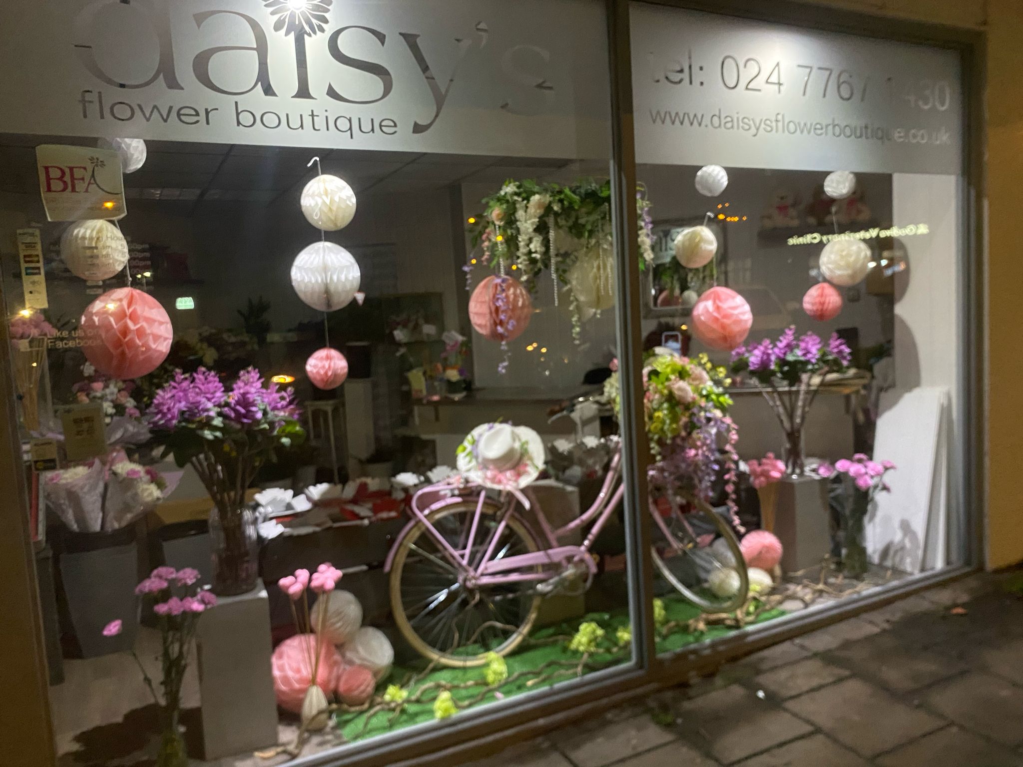 daisys flower boutique - Florists - photo 1