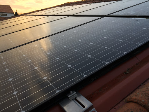 Photo de Installateur panneaux solaires &amp; couvreur La Rochelle - SUN LR à Saint-Rogatien (17220)