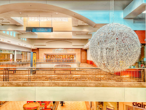 Dillard's - Visual