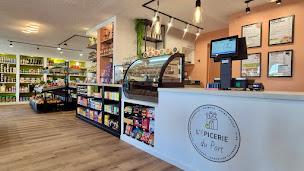 Photo n°2 de L' épicerie du port - Gruissan à Gruissan (Snack)