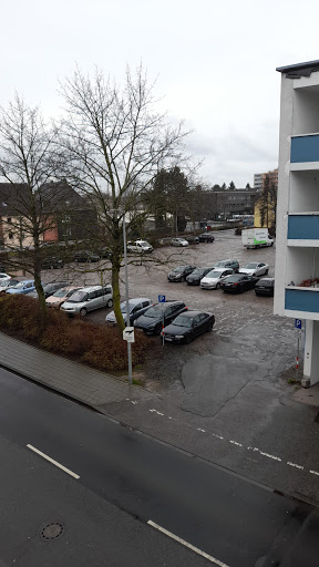Kostenpflichtiger Parkplatz Bahnhof Leverkusen Opladen - Thumbnail
