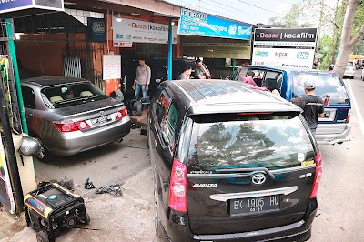 Photos of Besar kaca film