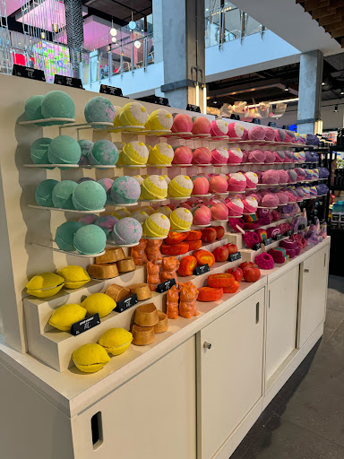 LUSH Cosmetics Broadway - Thumbnail