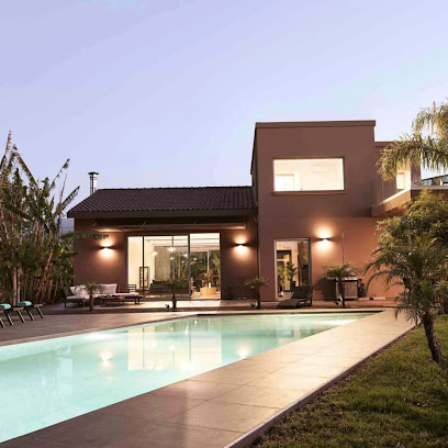 HOLIWAYS VILLAS