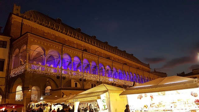 Piazza dei Frutti