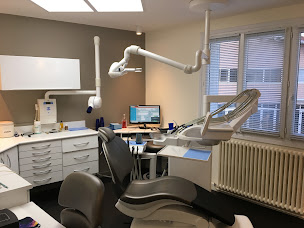 Photo n°1 de Docteur Delphine Graziano Chirurgien dentiste à Champagne-au-Mont-d'Or (Stomatologue)