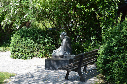 Park mit Wasserlauf - Thumbnail