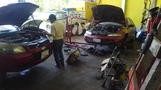 Servicios y diagnósticos automotrices