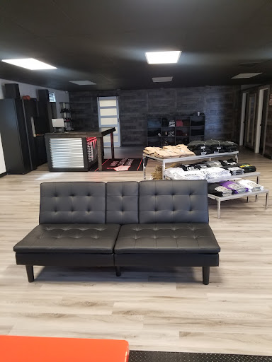 Men's Clothing Garage - Thumbnail