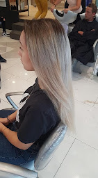 Photo n°19 de Ton sur Ton, Créateur de tendances à Amilly (Salon de coiffure)