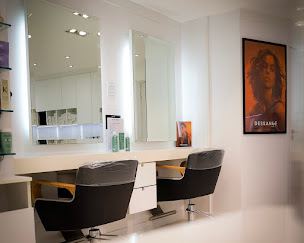 Photo n°4 de DESSANGE - Coiffeur Hyeres à Hyères (Institut de beauté)