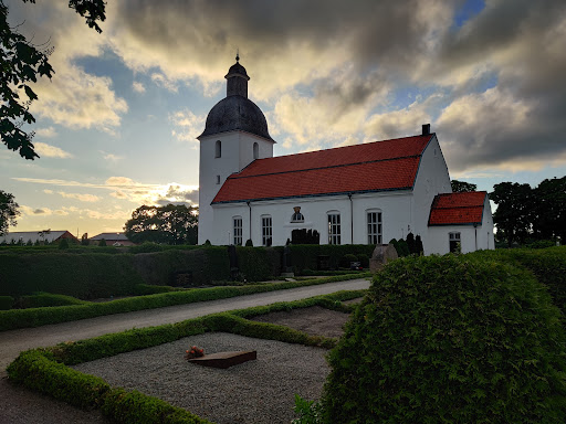 Mjällby kyrka