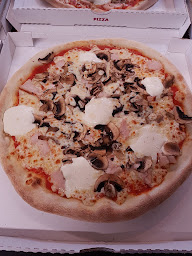 Photo n°1 de Hangar à Pizza à Beaufort-en-Anjou (Pizzeria)