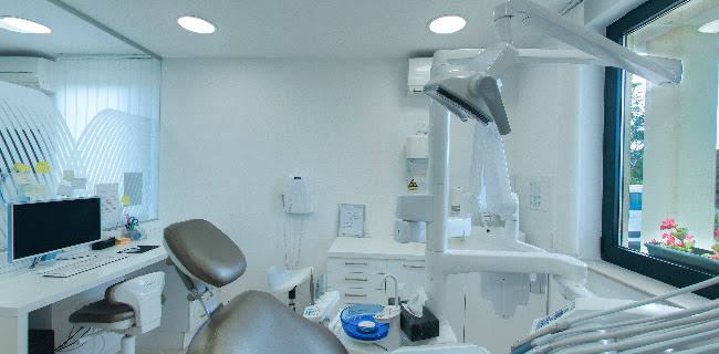 DENTALPRO Stomatolosko estetska poliklinika - Zubar