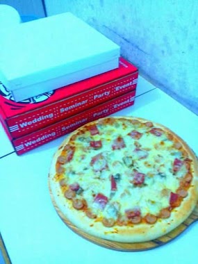 NAF Pizza Delicious Taste, Author: Nano Sujiyonno