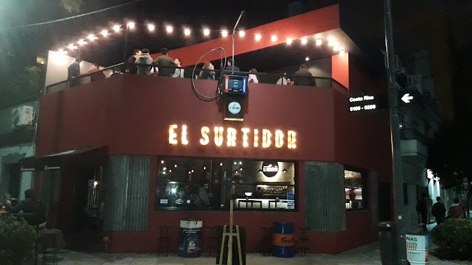 El Surtidor Beer House, Author: Facundo Gallo