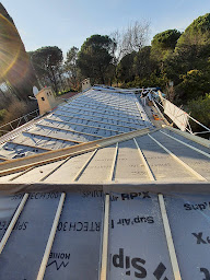 Photo n°4 de Querol couverture 83 - Couvreur Zingueur Charpentier 83 - Travaux toiture Hyères 83 à Hyères (Couvreur)